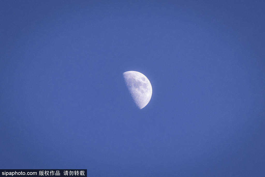 姆巴佩“作死”？国家德比巴萨2-0领先，他一条动态引爆皇马球迷怒火！