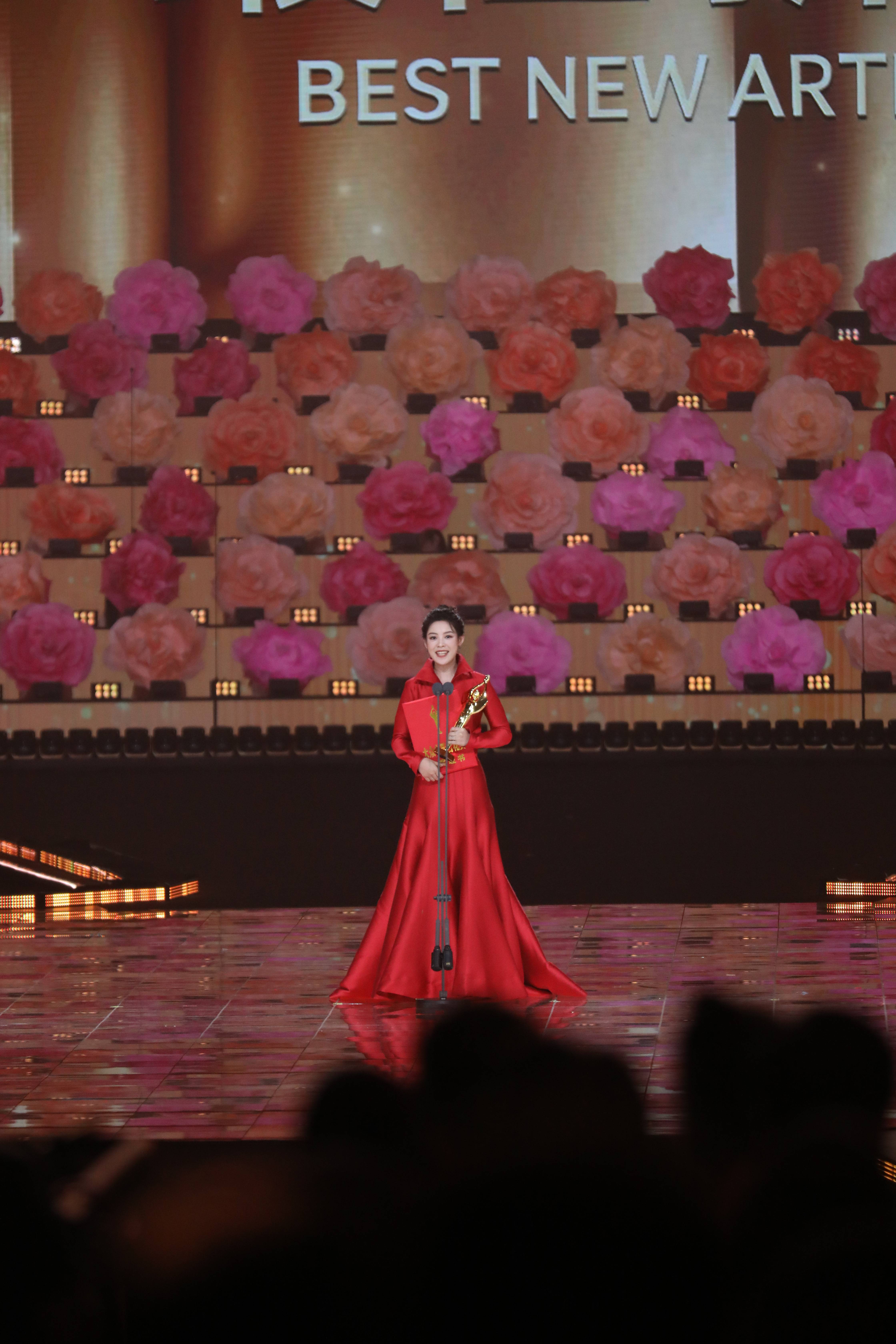 《哪吒2》获百花奖最佳影片奖 易烊千玺卫诗雅分获最佳男女主角奖