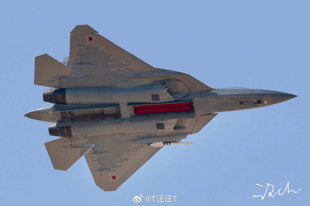 歼-20、F-22“黯然失色”？苏-57S打开弹舱惊现4枚X-69M，歼-20为何带不了空面导弹？
